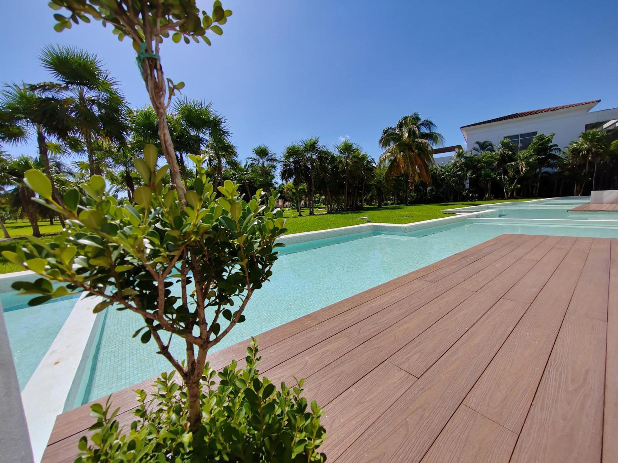 Stunning Ocean Front By Boutique Appartamento Playa del Carmen