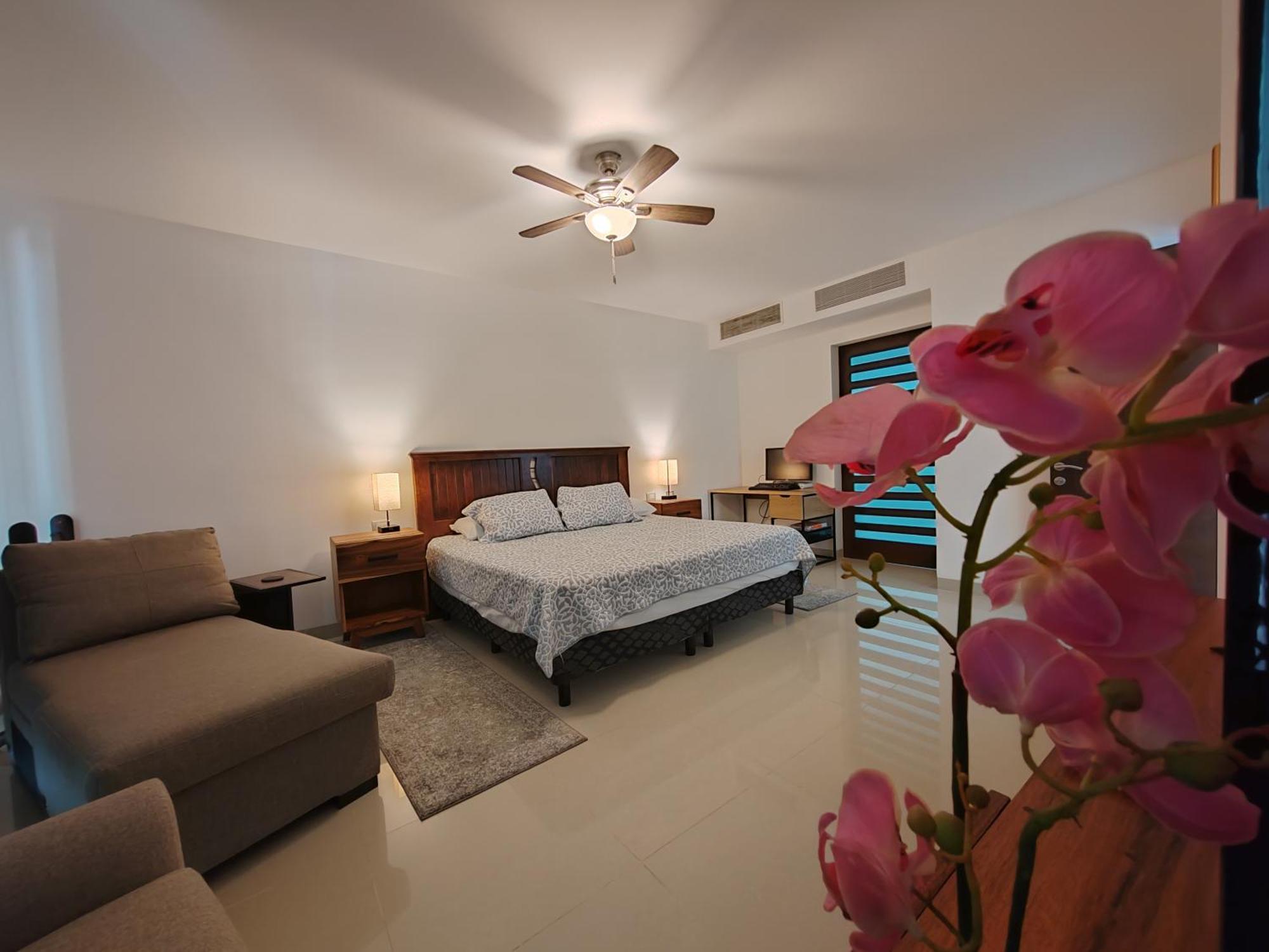 Stunning Ocean Front By Boutique Apartamento Playa del Carmen